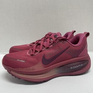 Nike Vomero 18 Sweet Beet Red Stardust HM6804 604 Size 8.5 Women Running Workout